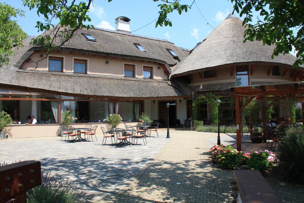 Penzion Eko Park Piestany Buitenkant foto