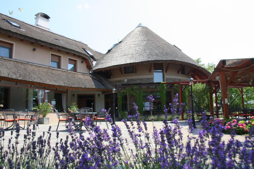 Penzion Eko Park Piestany Buitenkant foto