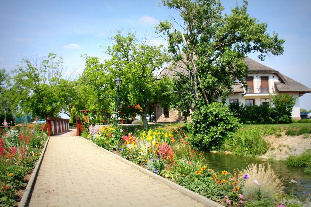 Penzion Eko Park Piestany Buitenkant foto