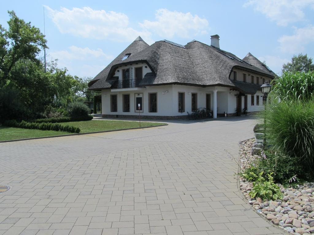 Penzion Eko Park Piestany Buitenkant foto